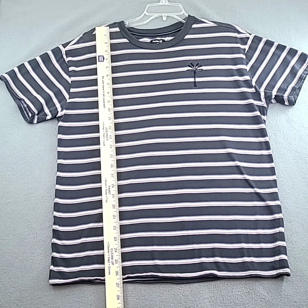 HURLEY Port City Men's Short Sleeve Gray Striped Crew Neck T-Shirt - Size Medium